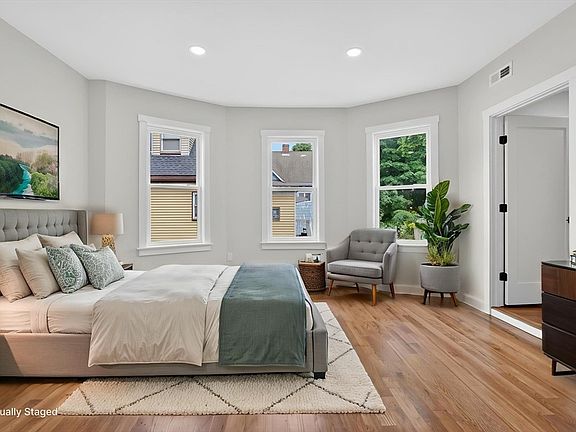 4th image of 21 Hutchinson St #2