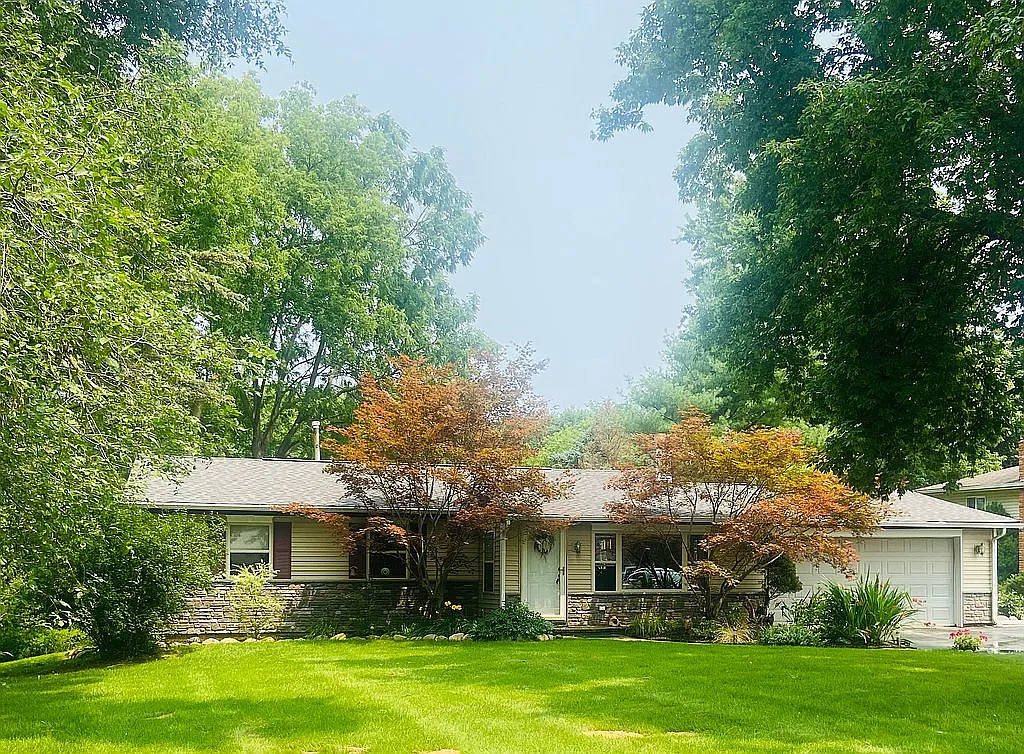 3447 Sandy Shore Dr photo 1