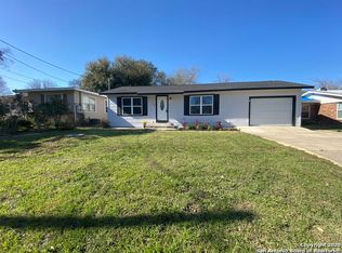 616 W Merriweather St, New Braunfels, TX 78130