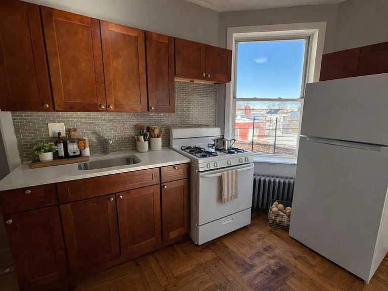 402 E 162nd St #1T — Photo 2