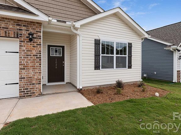 3rd image of 23 Ridgehaven Dr