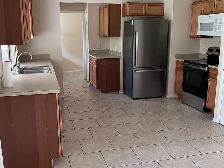 1165 Minnet Ct NE — Photo 3