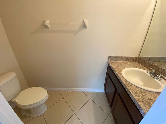 4th image of 3528 Saxony Ln