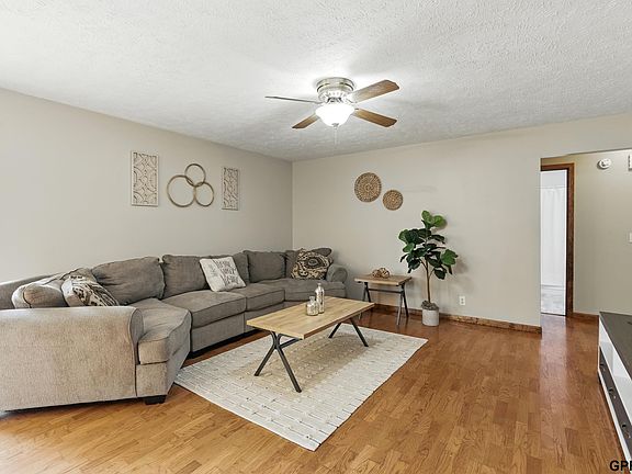 5th image of 6512 S 136th St