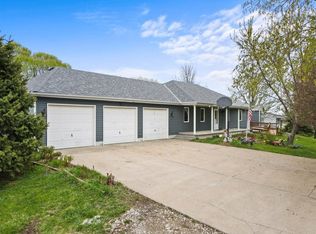 25279 Ivory Rd, Glenwood, IA 51534