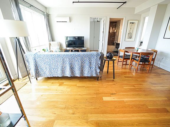 4th image of 880 Dekalb Ave #701