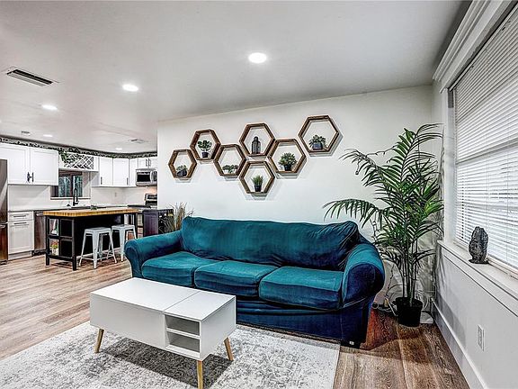 5th image of 10914 N 22nd St