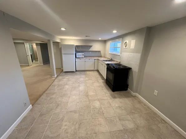 3204 Beechcraft Dr, Alexandria, VA 22306