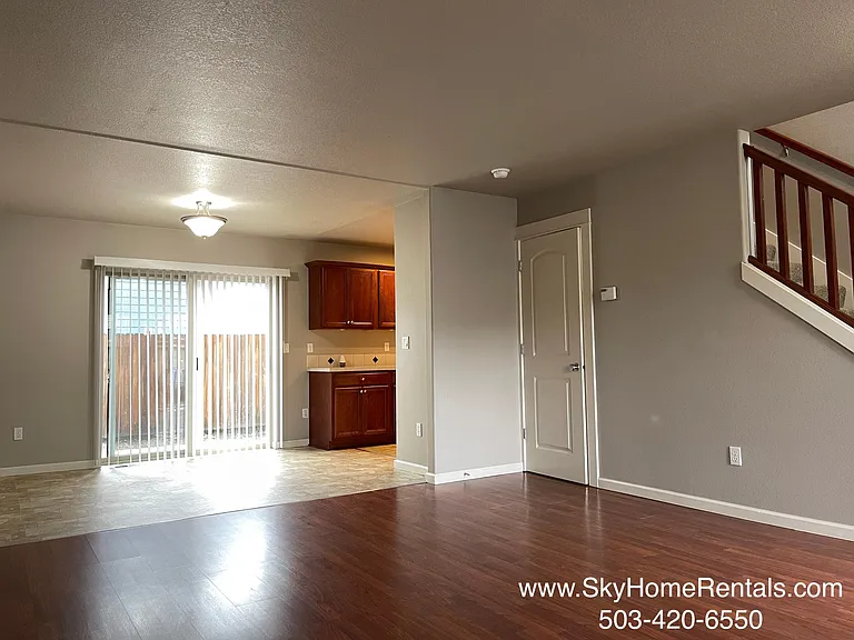 282 Laurine St NE — Photo 3