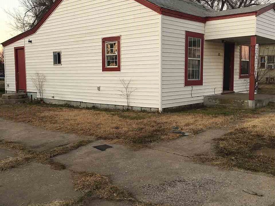 2nd image of 1121 W Walnut Ave