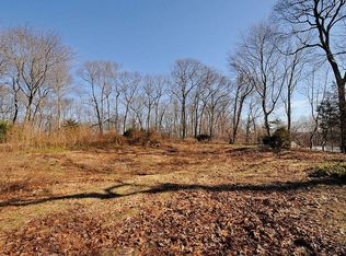 7 Vista Ln, Melville, NY 11747