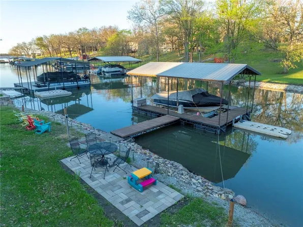 208 Lake Viking Ter, Gallatin, MO 64640