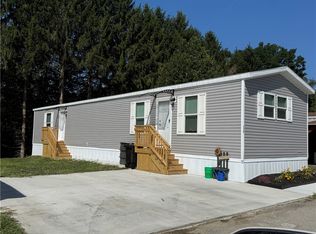 328 Festival Rd, Washington, PA 15301