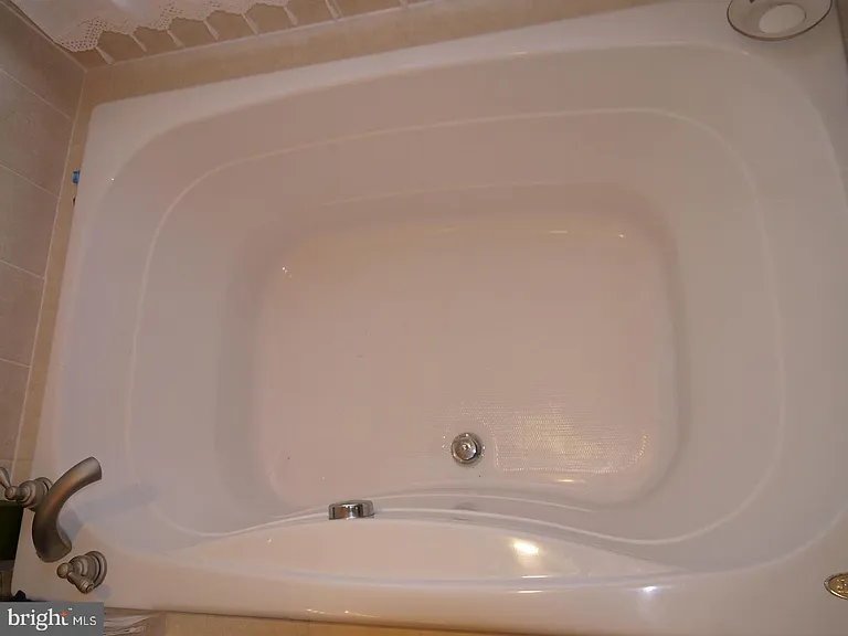 8234 Gunston Commons Way — Photo 45