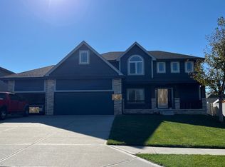 16385 Grebe St, Bennington, NE 68007