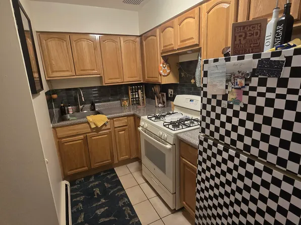 25-89 38th Street image 1 of 9