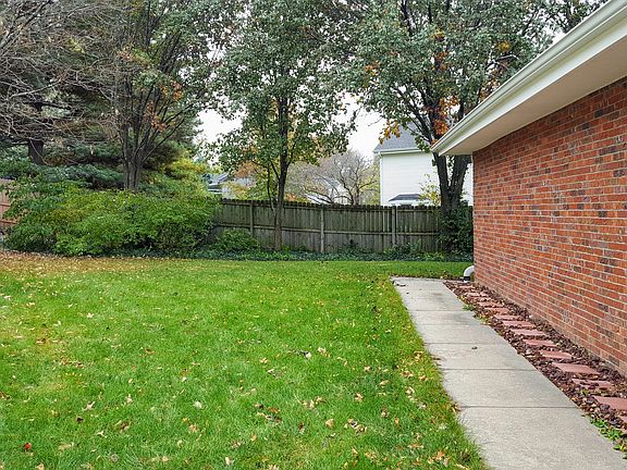 4th image of 3440 Fox Hollow Cir