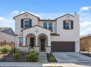 588 Overstone Ave, Madera, CA 93636