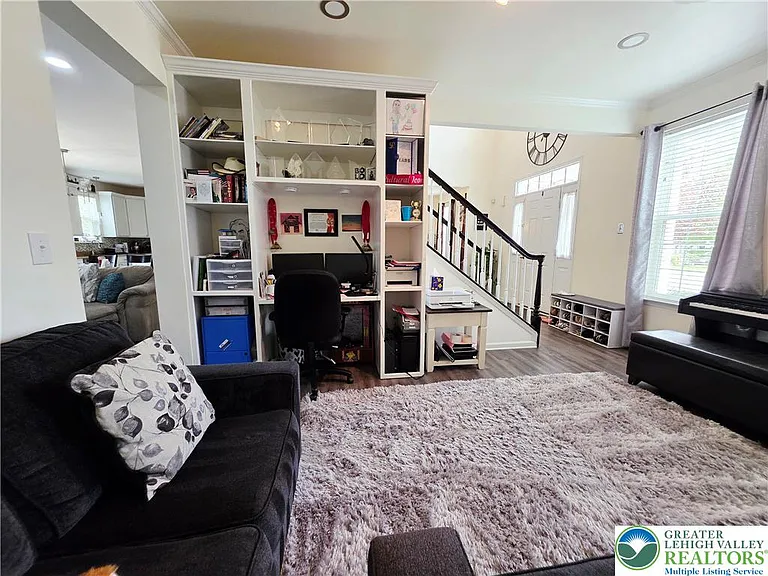 1052 Kingston Ln — Photo 19
