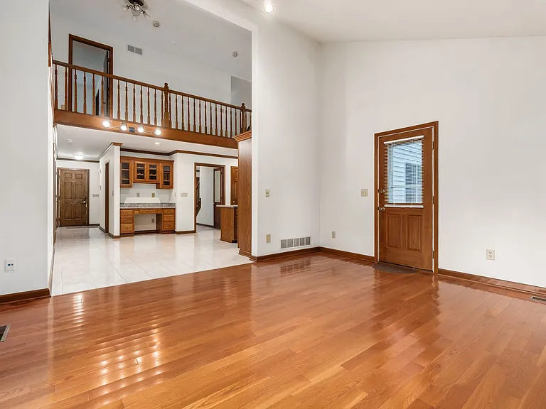 100 E Dublin Granville Rd #1 — Photo 15