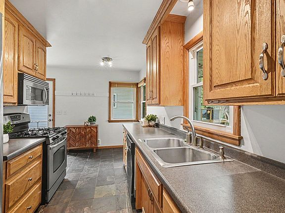 5th image of 2733 Parkview Blvd