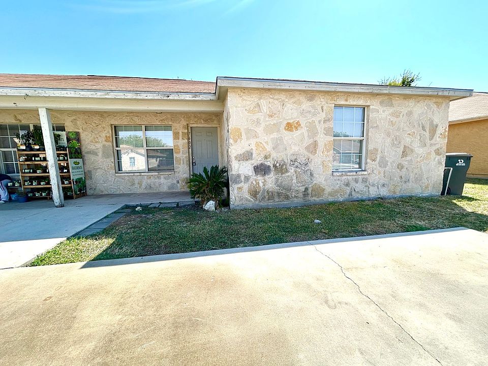 1st image of 7602 Oak Chase