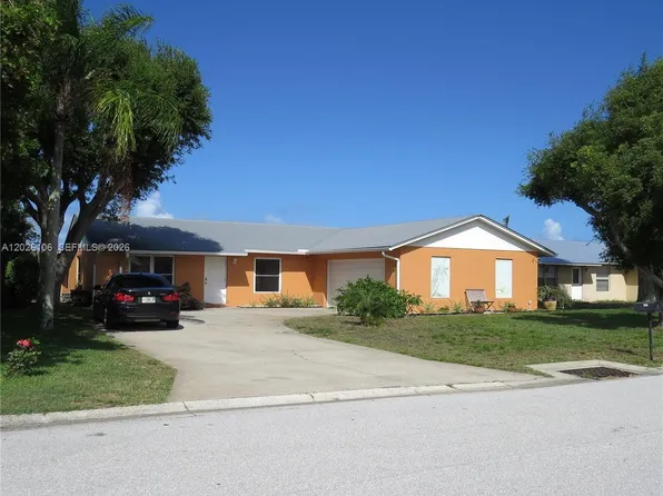 9051 SE Eagle Ave, Hobe Sound, FL 33455