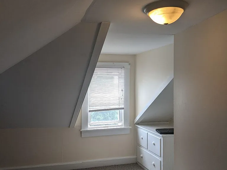 49 Grandview Ave — Photo 8