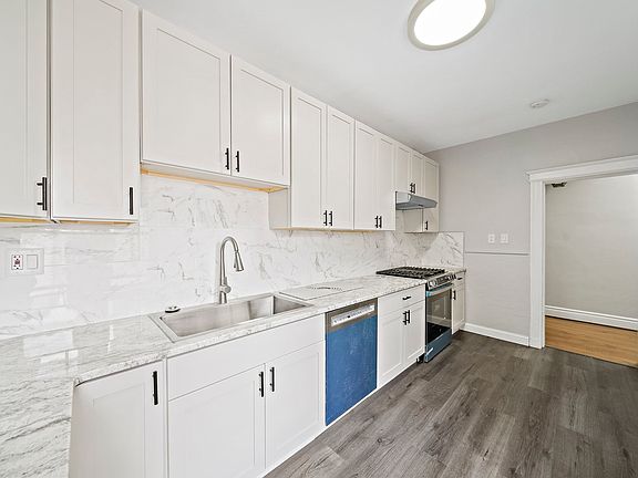 3rd image of 1653 Commonwealth Ave APT 5