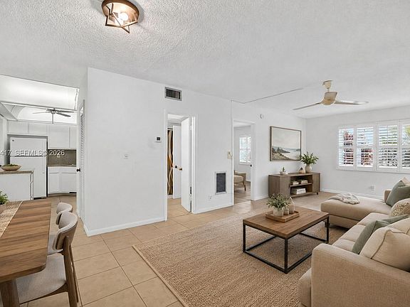 2nd image of 649 W Oakland Park Blvd APT 105A