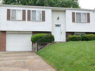 107 Cottonwood Dr, Oakdale, PA 15071