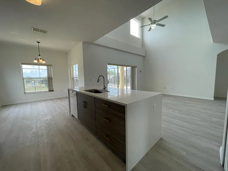 201 Kensington Dr — Photo 37