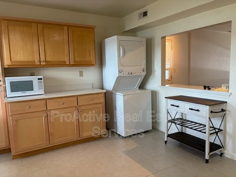 3021 Luxembourg St #A — Photo 8
