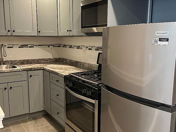 4th image of 347 Belleville Ave APT D8