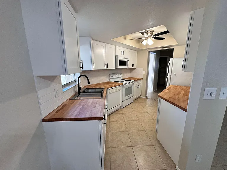 3480 Plaza Ave — Photo 5