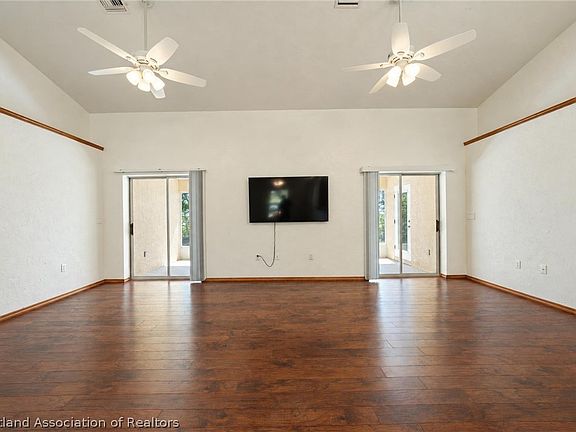 4th image of 4405 Cremona Dr