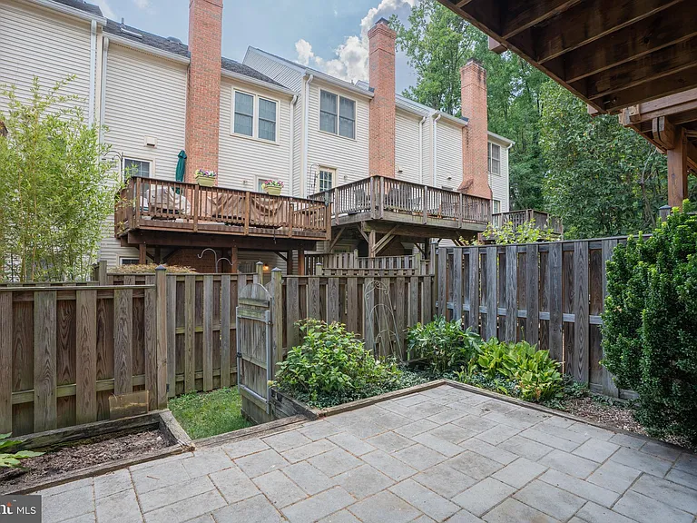 341 S Pickett St — Photo 48