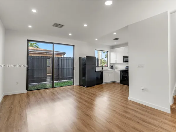 417 SW 1st St #1, Homestead, FL 33034