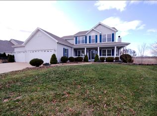 81 N Hillview Dr, Saint Peters, MO 63376