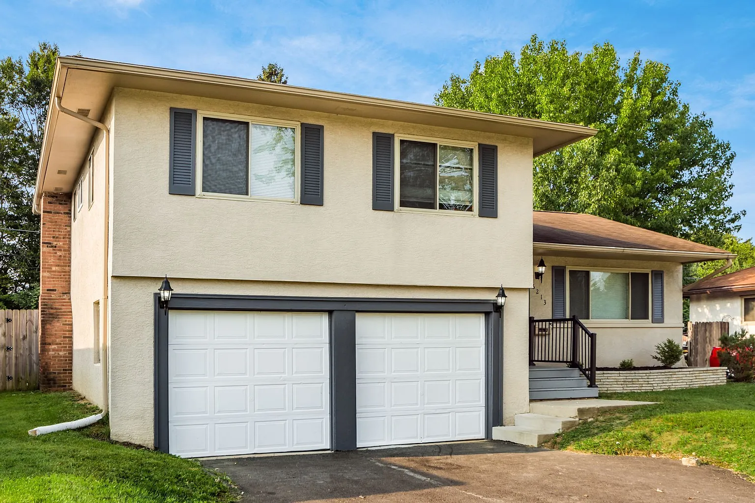 6213 Ambleside Dr photo 1