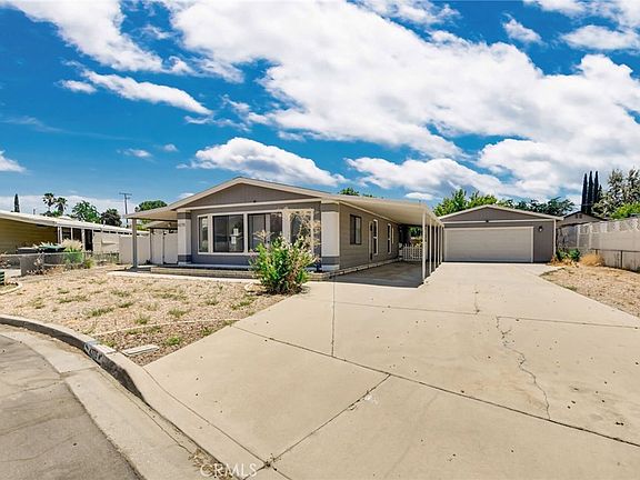 2nd image of 43715 Elliot Ct
