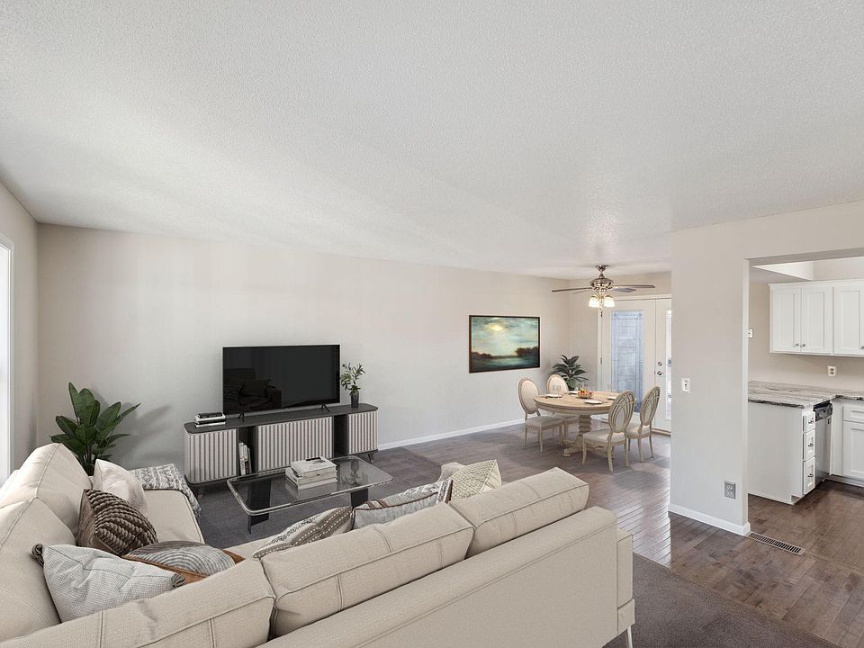 1st image of 11082 Cottonwood Cir NW
