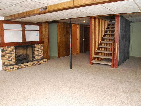 5th image of 3100 Birch Dr