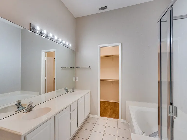 2509 Hunters Run Dr — Photo 21