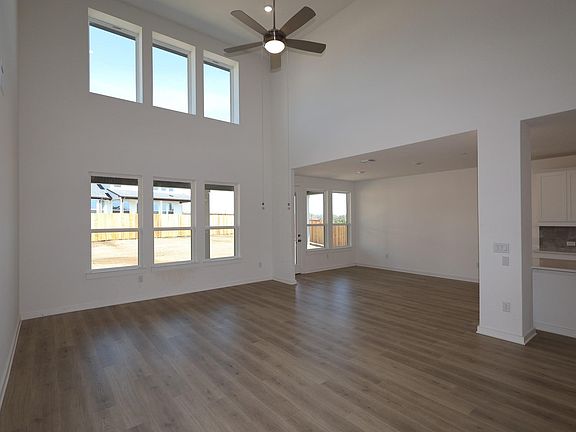 3rd image of 3977 Waco Way