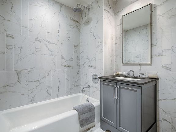 5th image of 1007 Atlantic Ave APT 6D