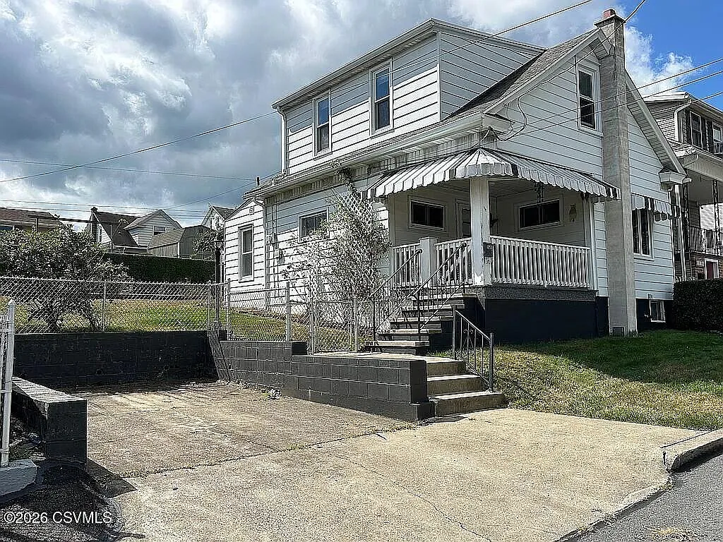 1132 W State St photo 1