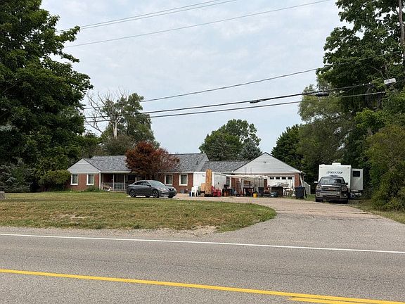 2nd image of 9235 Lapeer Rd