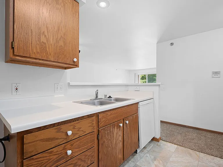City View Apartments — Photo 6