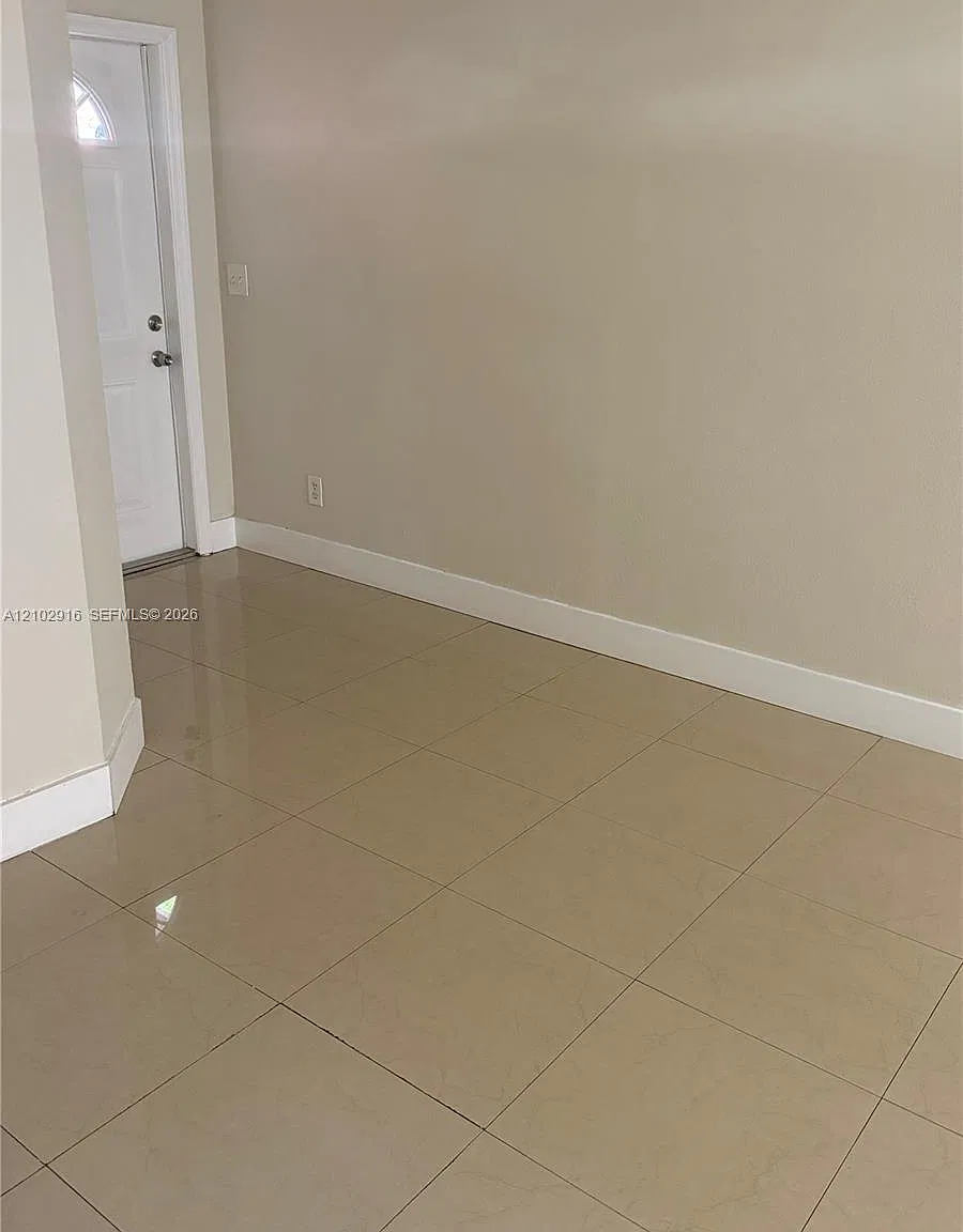Mowry Villas — Photo 2